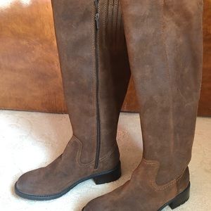 Clarks size 8 boot.  New.